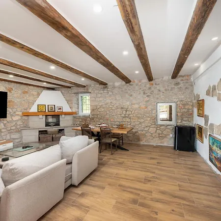 Authentic Dalmatian Stone House-kameni Dvori