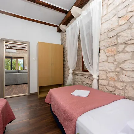 Authentic Dalmatian Stone House-kameni Dvori Prázdninový dům