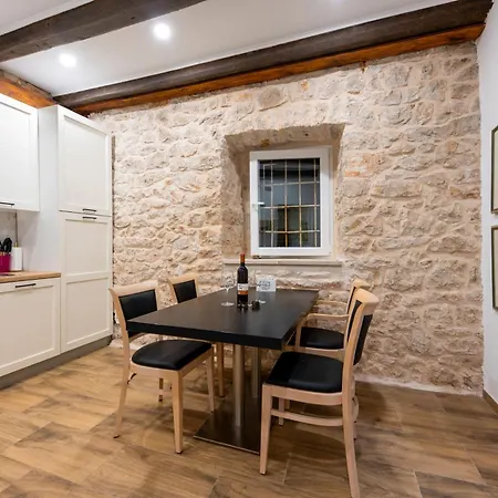 Authentic Dalmatian Stone House-kameni Dvori Prázdninový dům *